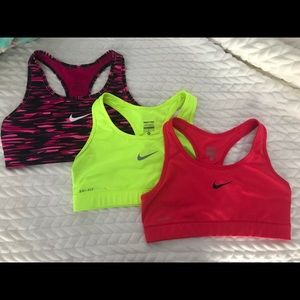 Nike Pro Sports Bras Size Medium
